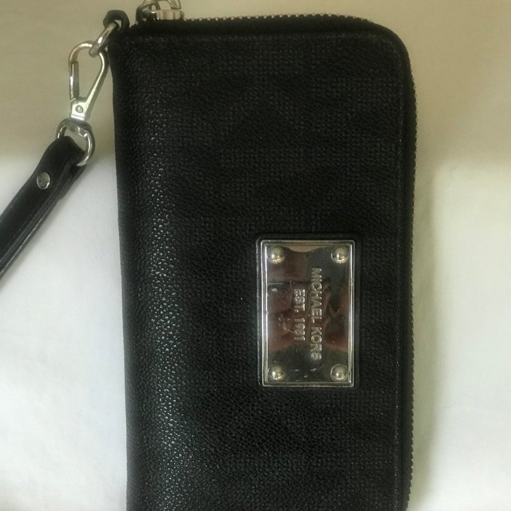 MICHAEL KORS Black Leather Cell Phone Wallet Wrist